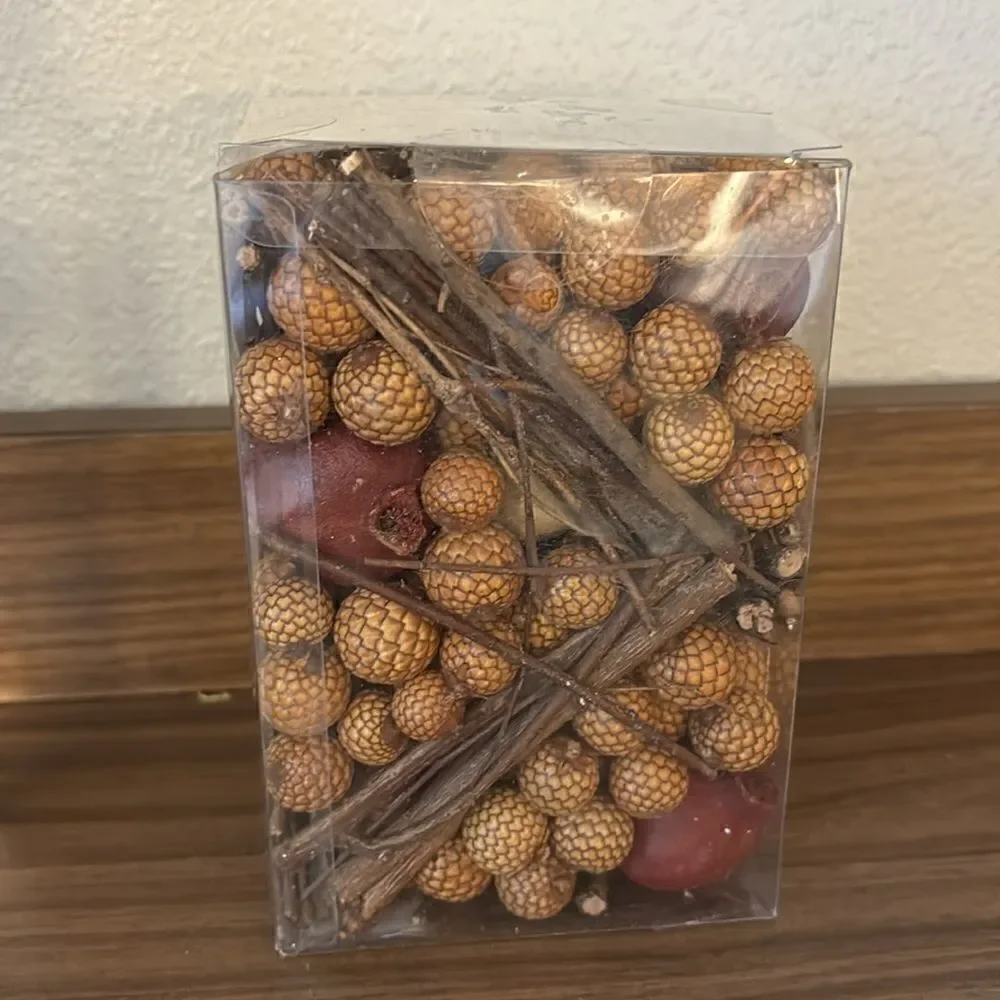 NEW Pottery Barn Signature Scent Potpourri Pomegranate